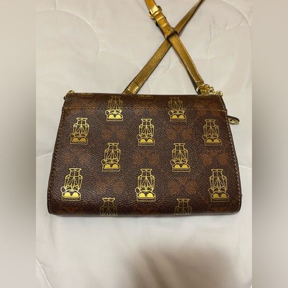 KARL LAGERFELD PARIS Connie Diamond Logo Crossbody Bag. - Picture 3 of 5